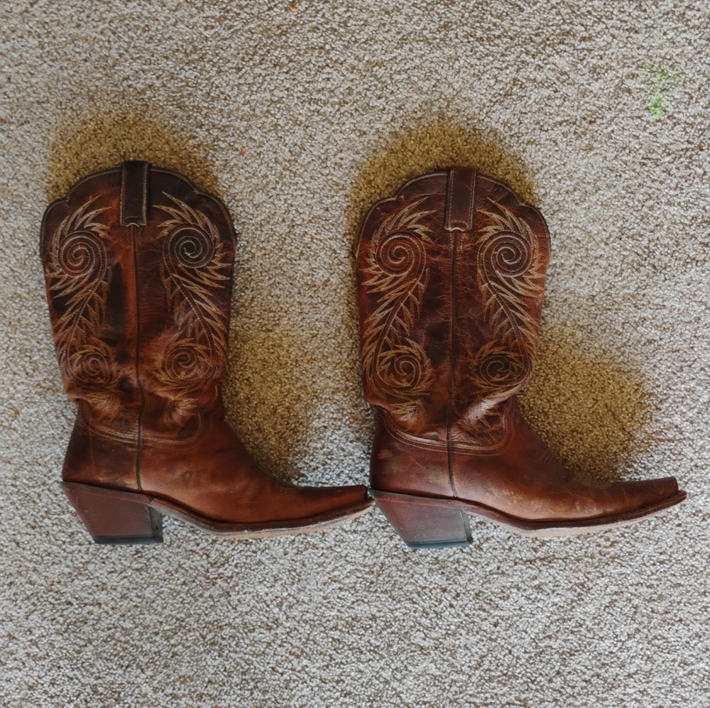 Justin Boots Brown Embroidered Heeled Boots